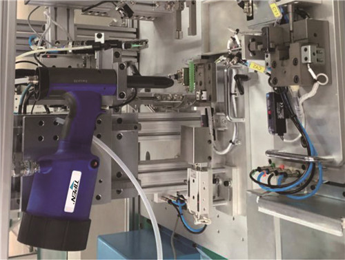 全自動鉚釘機的（de）必要性——互聯網時代工業的未（wèi）來（lái）圖二